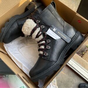 Sorel fuzzy lace-up boots NIB